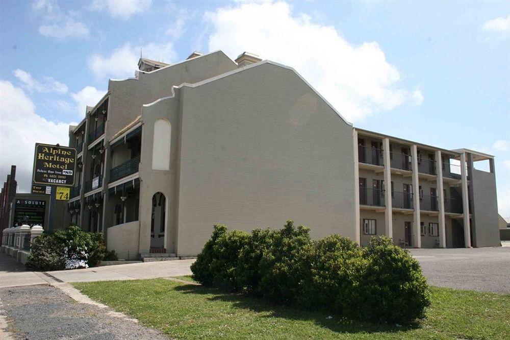 Alpine Heritage Motel Goulburn Exterior photo