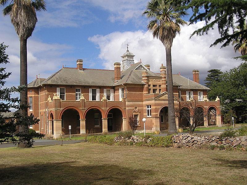 Alpine Heritage Motel Goulburn Exterior photo