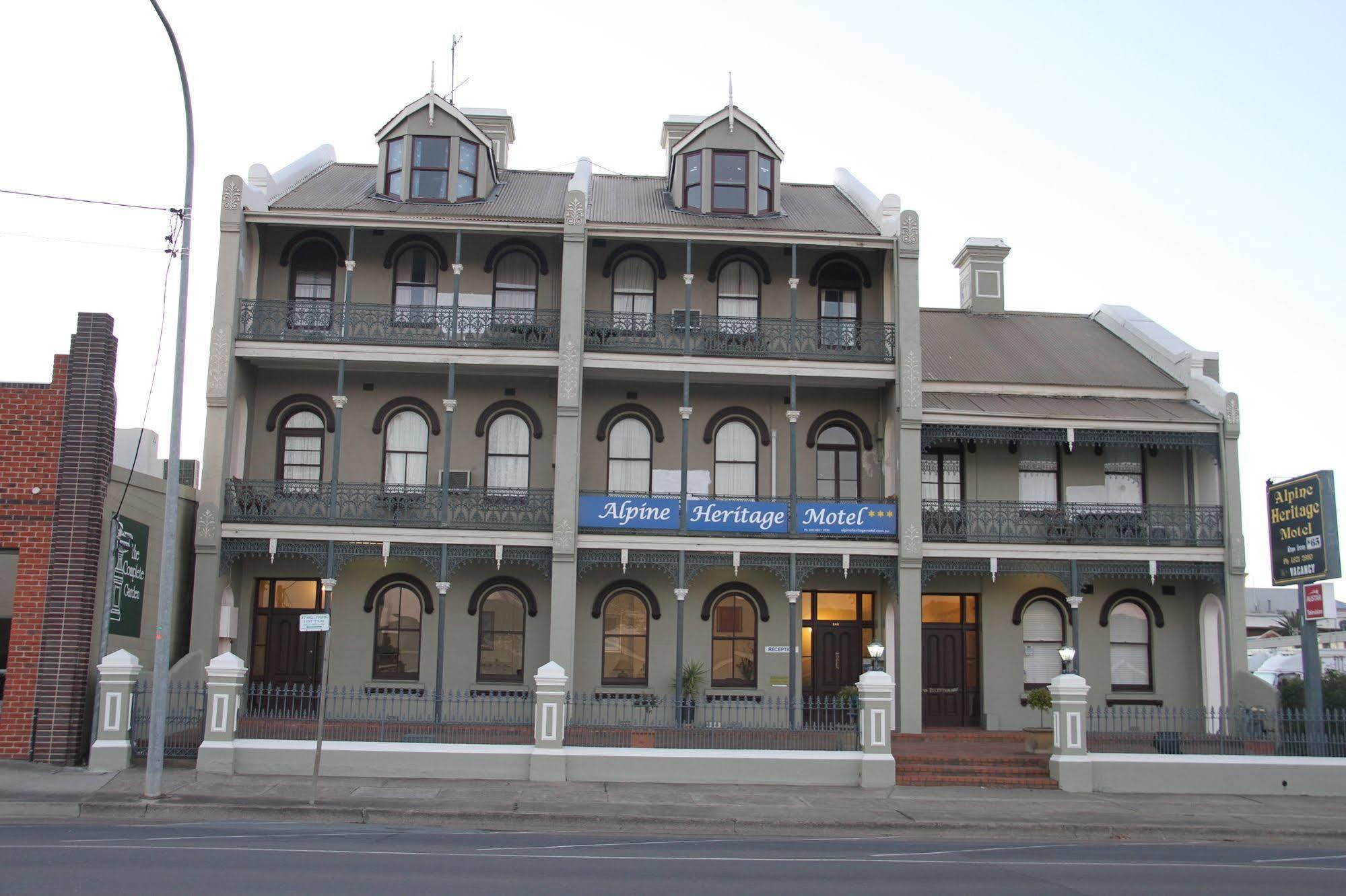 Alpine Heritage Motel Goulburn Exterior photo