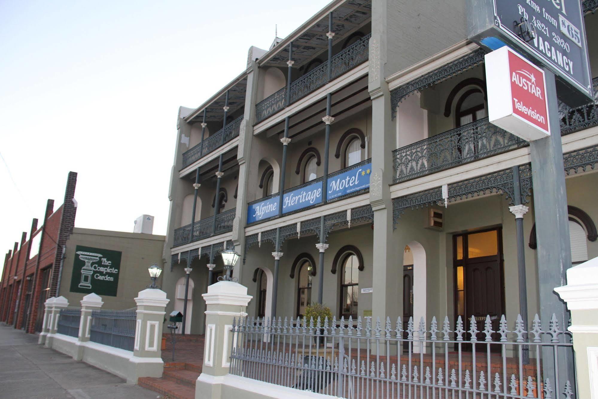 Alpine Heritage Motel Goulburn Exterior photo